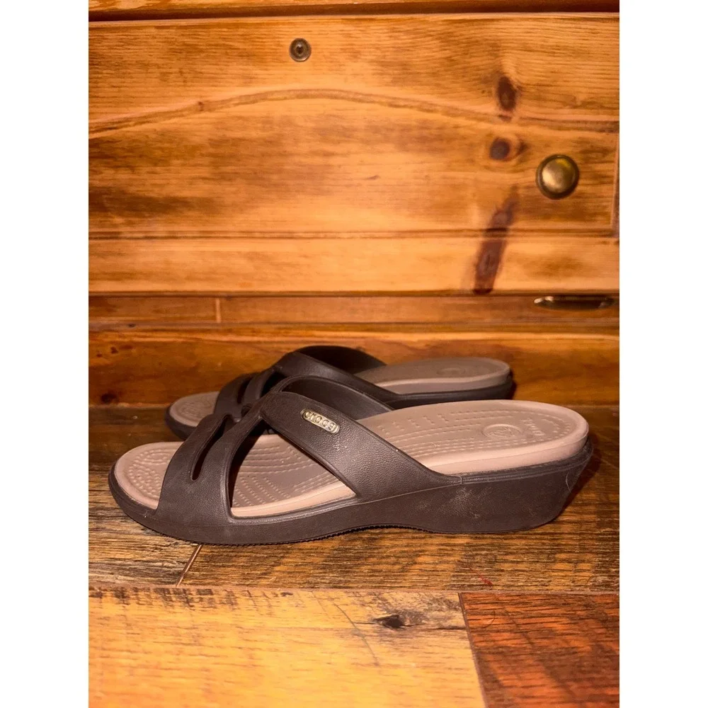 Crocs Women Meleen Cross-Band Wedge Sandals Espresso Brown Size 7 11853